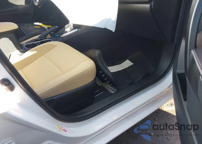 2T1BURHE9KC227133: 43888383