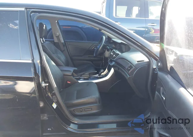 1HGCR3F87FA013639: 43887564