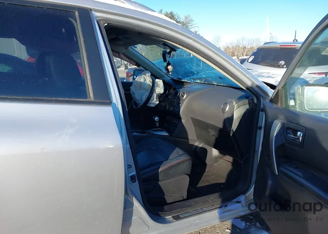 JN8AS58V29W175814: 43887649