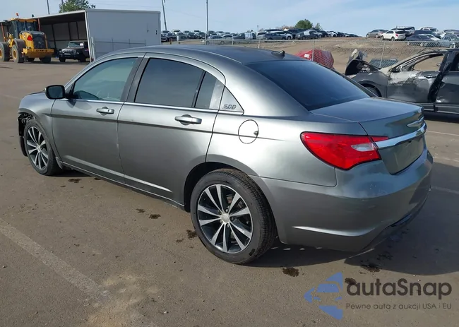 1C3CCBBG6DN738215: 43887663