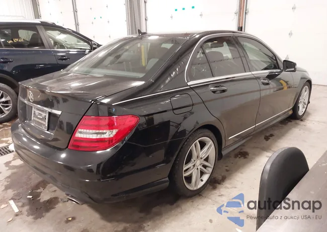 WDDGF8ABXDR240997: 43887681