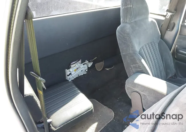 1GCCS1951Y8238822: 43889080