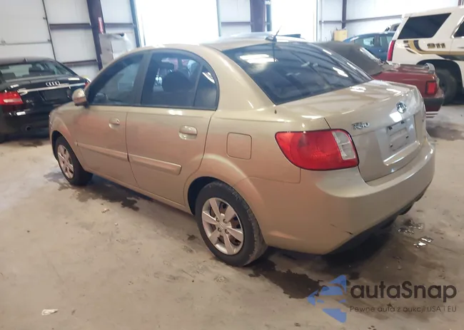 KNADH4A3XB6921858: 43889140