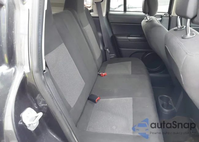 1C4NJCBA3GD574248: 43889147