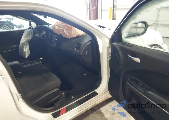 2C3CDXAG0FH806239: 43889154