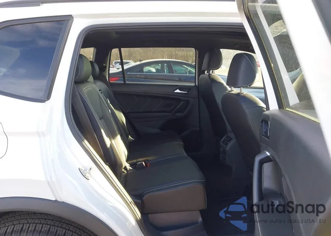 3VV8B7AX5RM197406: 43890145