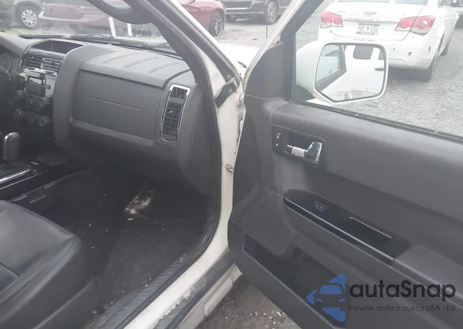 1FMCU04G49KC10851: 43889469