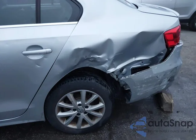 3VWDP7AJ5DM376979: 43889535