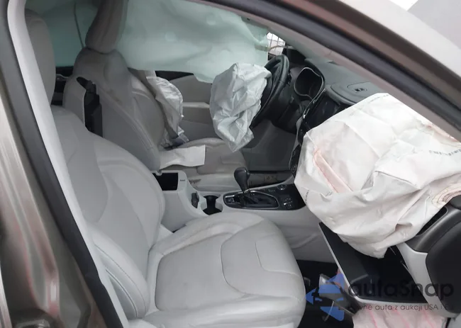 1C4PJMDX6KD133268: 43889556