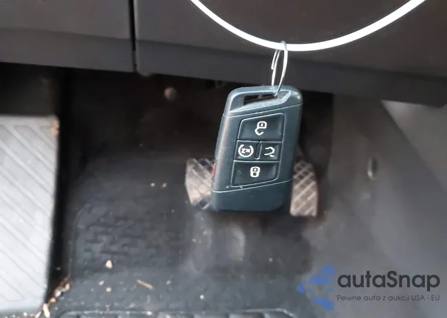 3VV3B7AX8NM168941: 43889824