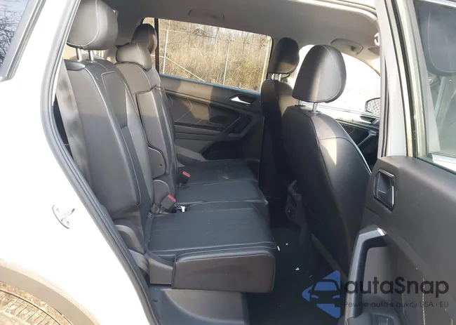 3VV3B7AX8NM168941: 43889824