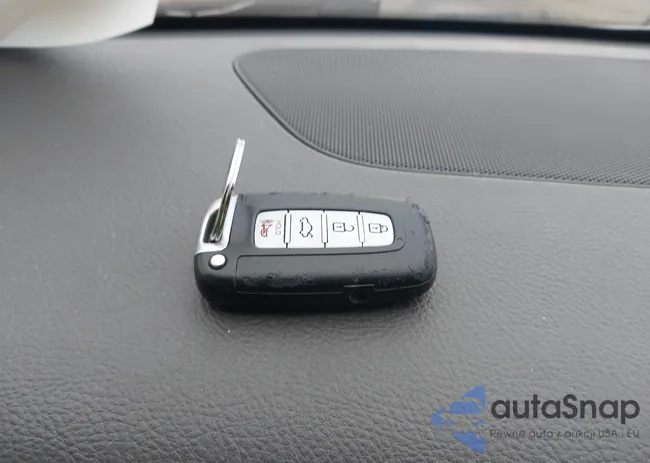 KMHGC46FX9U032514: 43890861