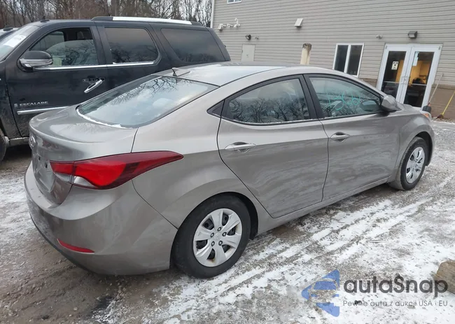 5NPDH4AE3GH738965: 43891302