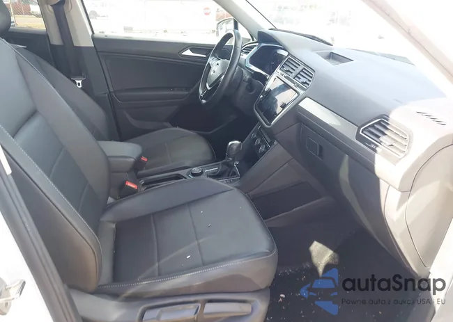 3VV2B7AX6KM071969: 43890491