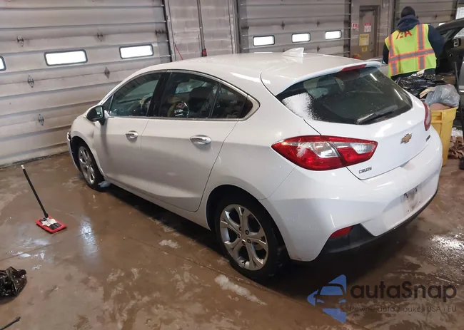 3G1BF6SM6JS599001: 43890526