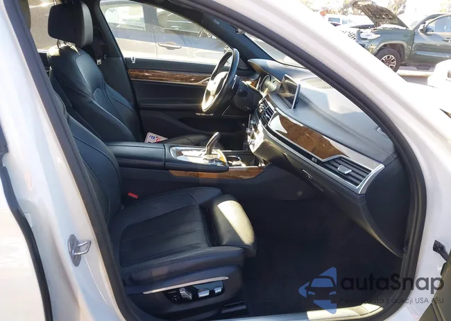 WBA7E2C52GG504583: 43890556