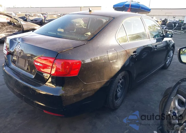 3VWD17AJ5EM419168: 43890748