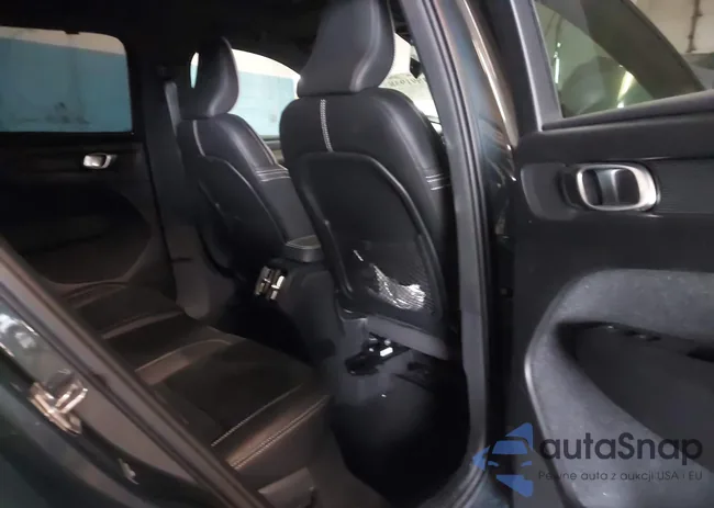 YV4162UM8N2645998: 43891938