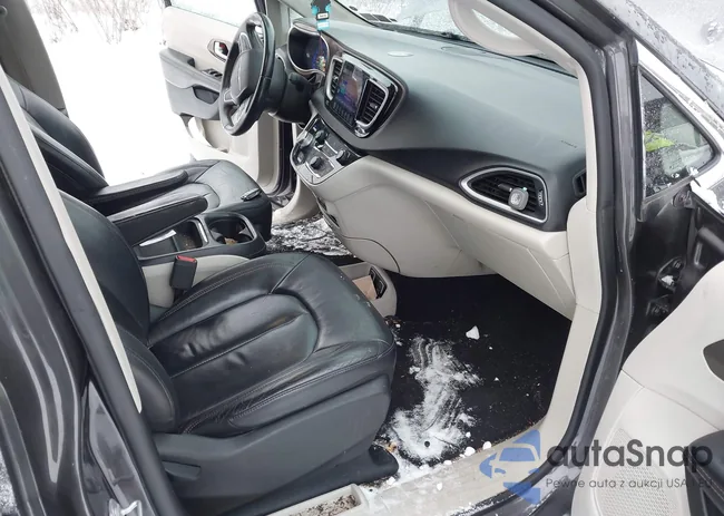 2C4RC1BG1HR816246: 43892297