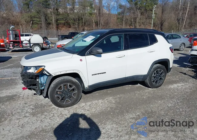 3C4NJDDB1KT752897: 43891785