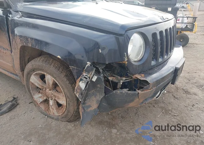 1C4NJRFB4GD639579: 43892871