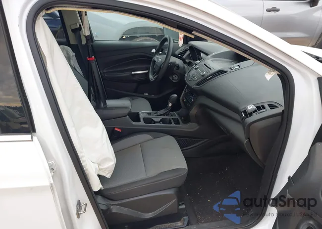 1FMCU0GD0HUE77246: 43892965