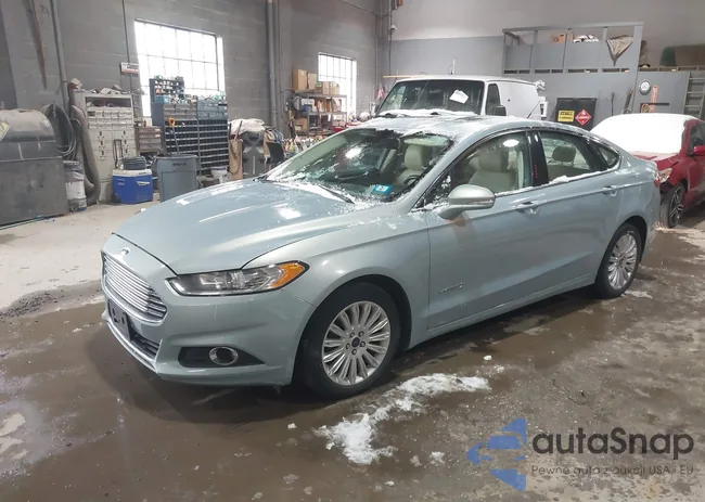 3FA6P0LUXER172585: 43893195