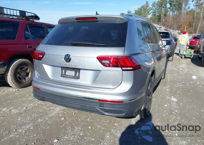 3VVNB7AX6RM200221: 43892559