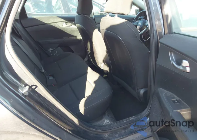 3KPF24AD3ME299039: 43892618