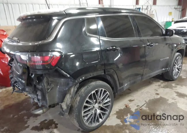 3C4NJDCN6PT513817: 43893861