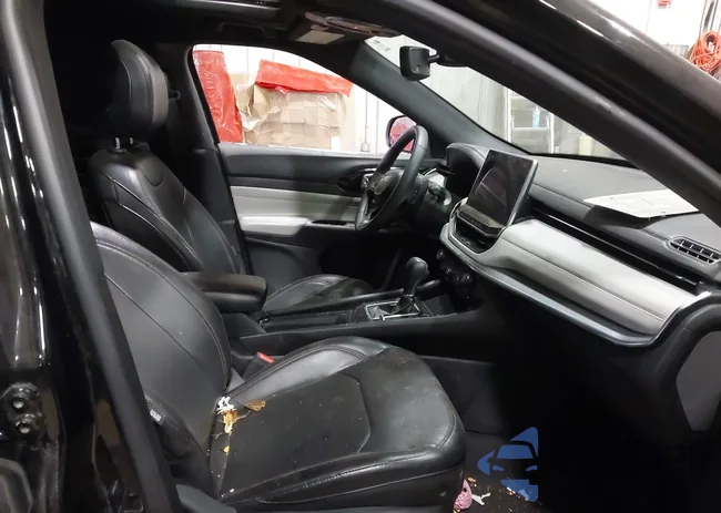 3C4NJDCN6PT513817: 43893861