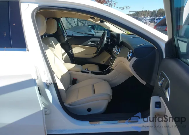 WDCTG4EB0KU005408: 43894255