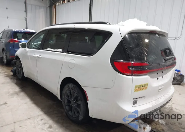 2C4RC3BG3NR135111: 43893786