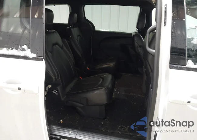 2C4RC3BG3NR135111: 43893786