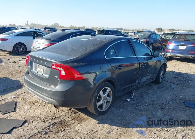 YV1622FS4C2091561: 43894907