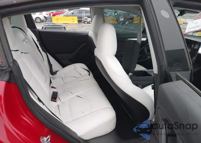 5YJ3E1EC2PF661838: 43895054