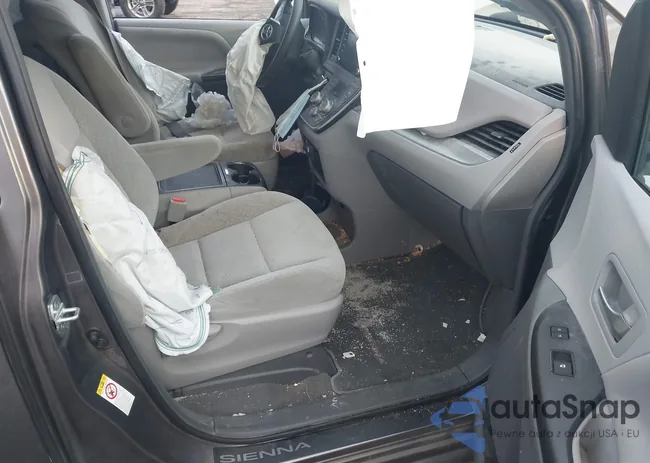 5TDKZ3DC9JS950201: 43895318