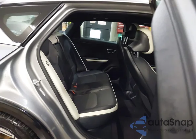 3KPFW4DE5SE218872: 43895898