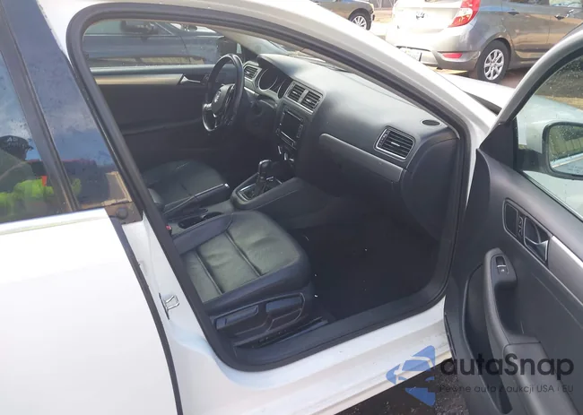 3VWD07AJ1FM296747: 43896085