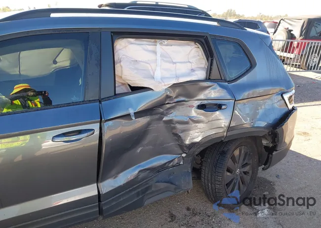 3VVCX7B25NM082930: 43896237