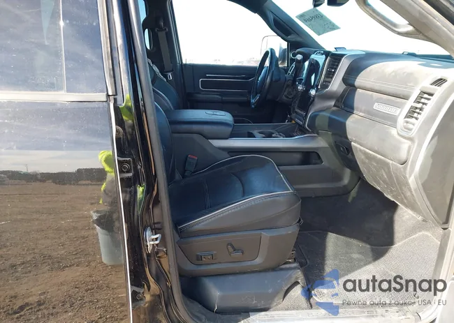 3C6UR5SL8NG164327: 43895469