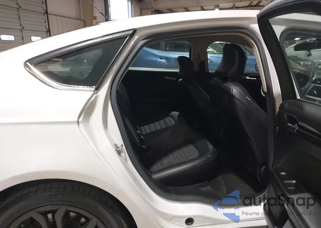 3FA6P0HDXJR216653: 43895710