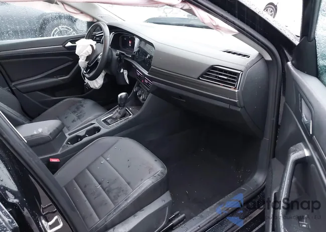 3VWE57BU2MM083169: 43895741