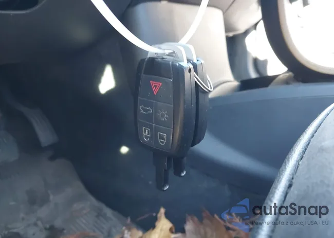 YV1MC67268J058407: 43896964