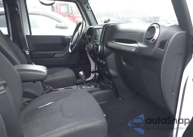 1C4BJWDG9HL576826: 43897096