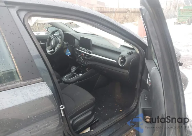 3KPF24AD8ME295200: 43897214