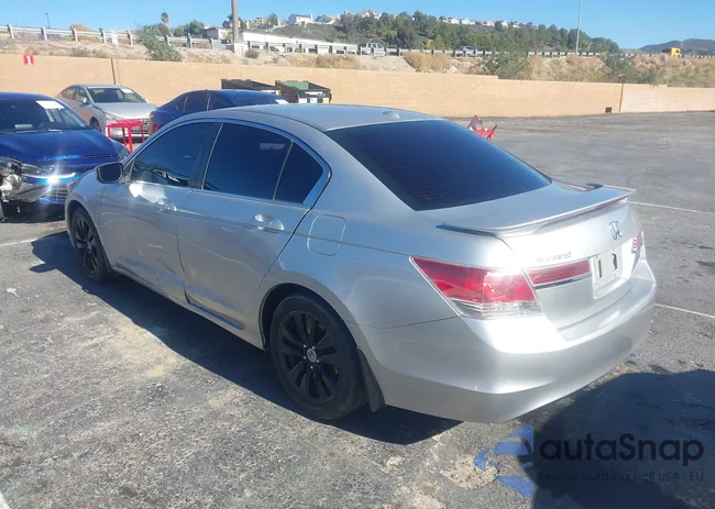 1HGCP2F8XBA082206: 43896499