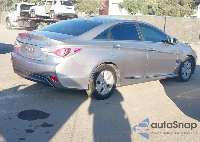 KMHEC4A40CA034200: 43896564