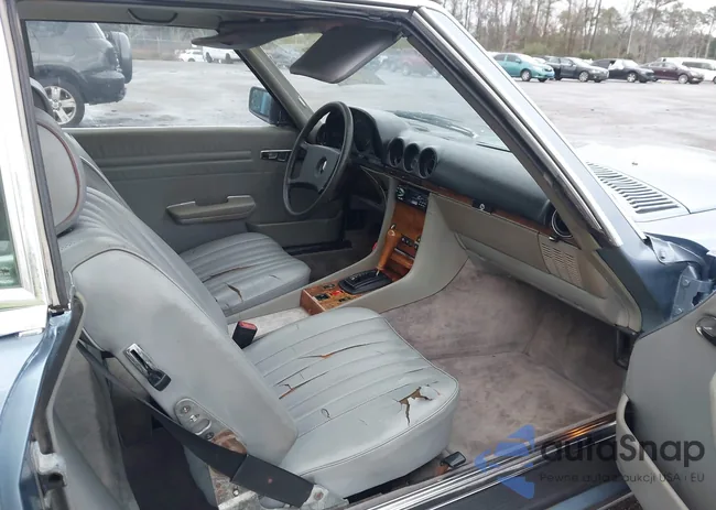 WDBBA45C0FA018130: 43896775