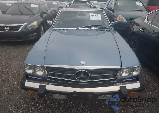 WDBBA45C0FA018130: 43896775